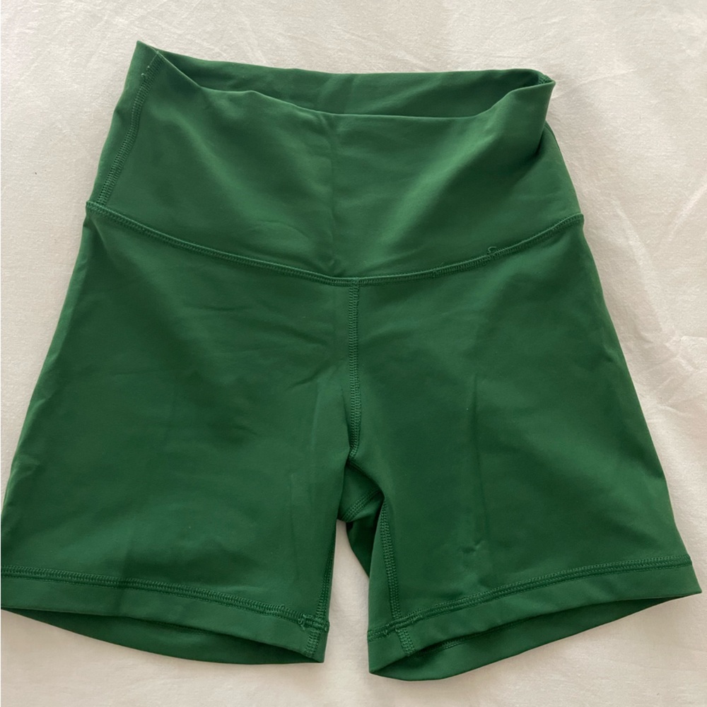 Aritzia TNA life atmosphere 5in short